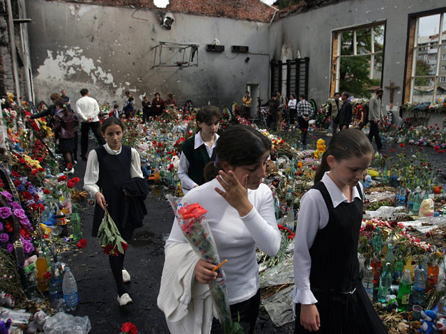 2004 года школа 1 беслан. Теракт в Беслане 1 сентября.